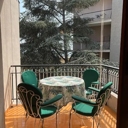 Tranquillo Bilocale Ultimo Piano Con Ascensore Appartement *