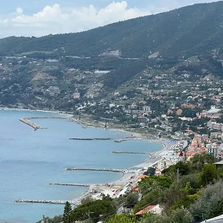 Tranquillo Bilocale Ultimo Piano Con Ascensore Ospedaletti