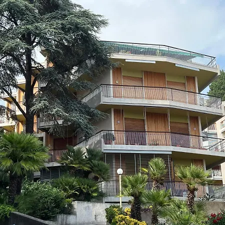 Tranquillo Bilocale Ultimo Piano Con Ascensore Appartement Ospedaletti